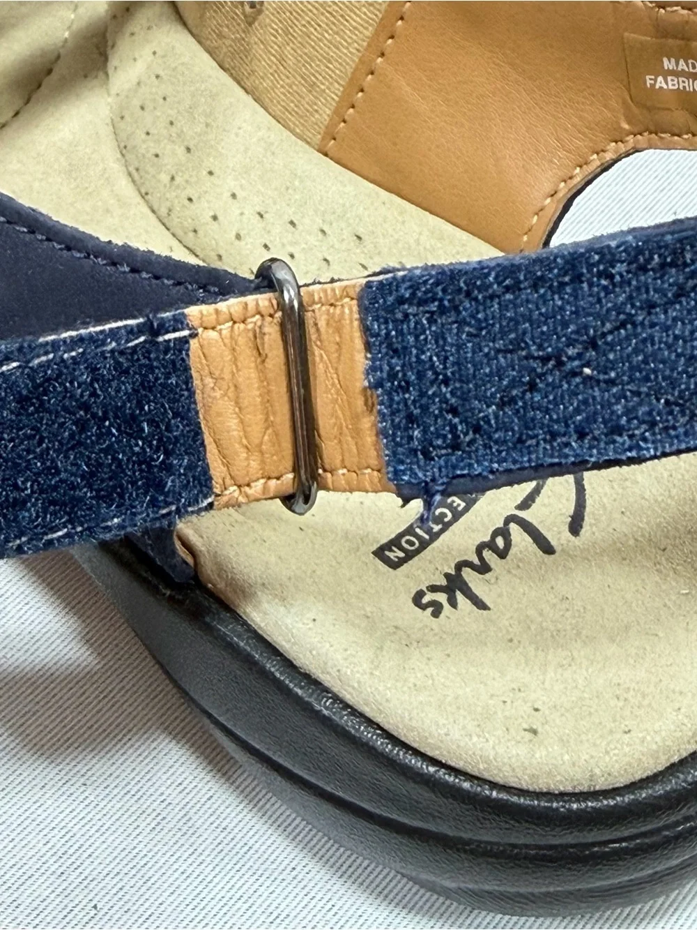 CLARKS Sandal Womens 5 Soft Cushion Buckle Straps Adjust Fit  Blue Suede